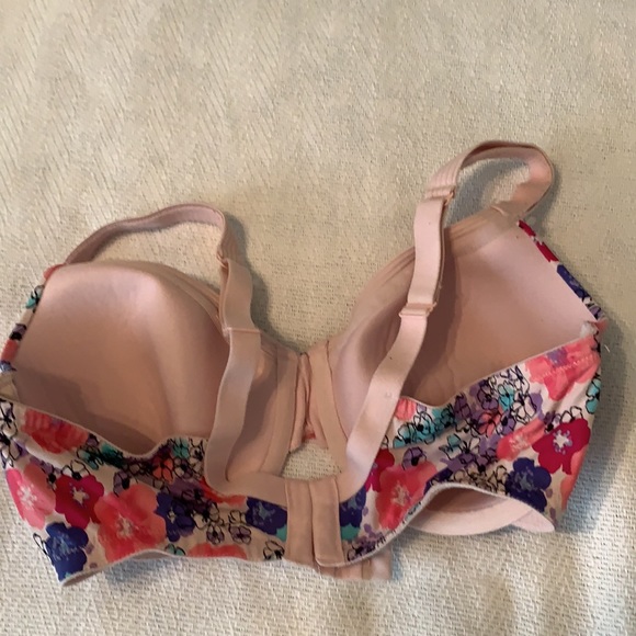 Like new Olga bra size 36C - Picture 6 of 10